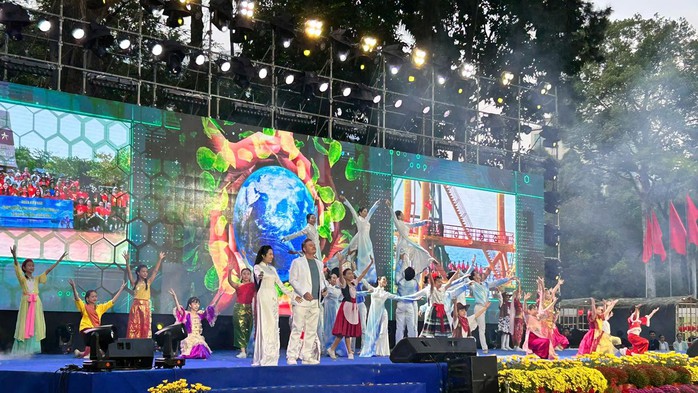 Những khoảnh khắc đặc biệt Họp mặt người Việt Nam ở nước ngo&agrave;i Mừng Xu&acirc;n B&iacute;nh Ngọ 2026 - Ảnh 3.