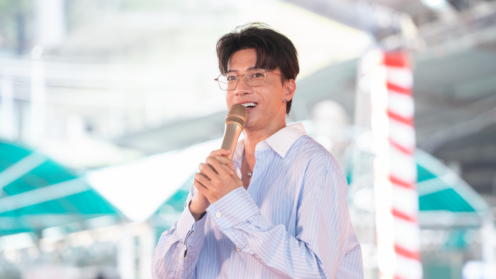 Đi kh&aacute;m bệnh, bất ngờ được đ&oacute;n Tết giữa đường hoa ở Bệnh viện Chợ Rẫy - Ảnh 12.