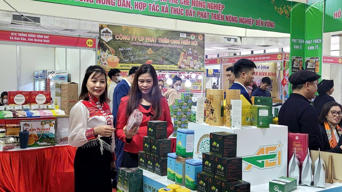 Đặc sản 3 miền Nổi bật Tại hội chợ Tết 2026 ở H&agrave; Nội - Ảnh 1.