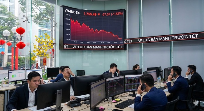 D&ograve;ng tiền r&uacute;t mạnh trước Tết 2026 , thị trường chứng kho&aacute;n Việt Nam ch&igrave;m trong sắc đỏ - Ảnh 1.