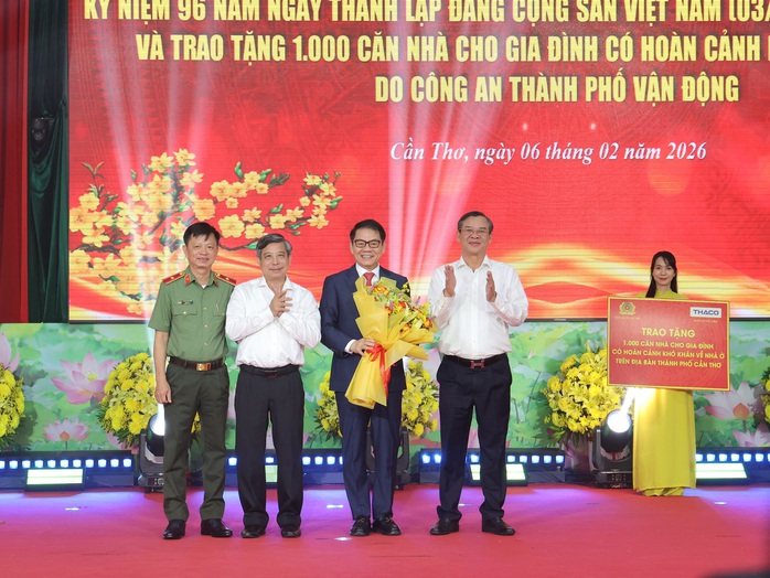 Công an TP Cần Thơ trao tặng 1 . 000 Căn nhà cho gia đình khó khăn năm 2026 - Ảnh 5. Công an TP Cần Thơ trao tặng 1 . 000 Căn nhà cho gia đình khó khăn năm 2026 - Ảnh 5.