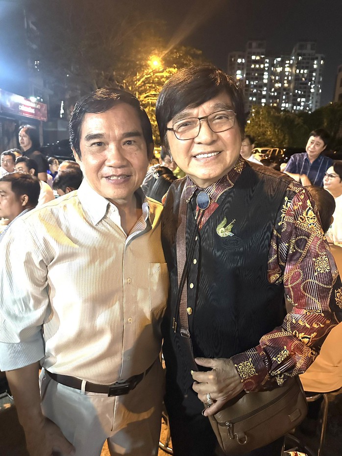 Nghệ sĩ "Vầng trăng cổ nhạc" vui mừng gặp lại nhạc sĩ Kiều Tấn - Ảnh 1.