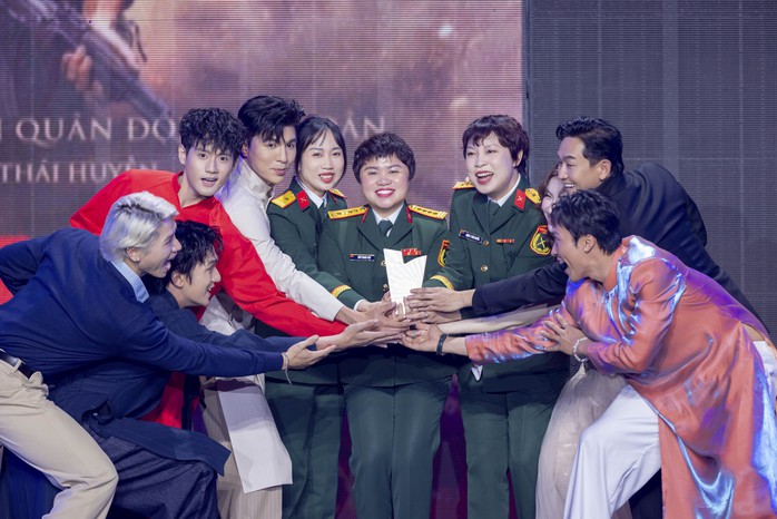 "Mưa đỏ", SOOBIN tiếp tục được vinh danh - Ảnh 3.