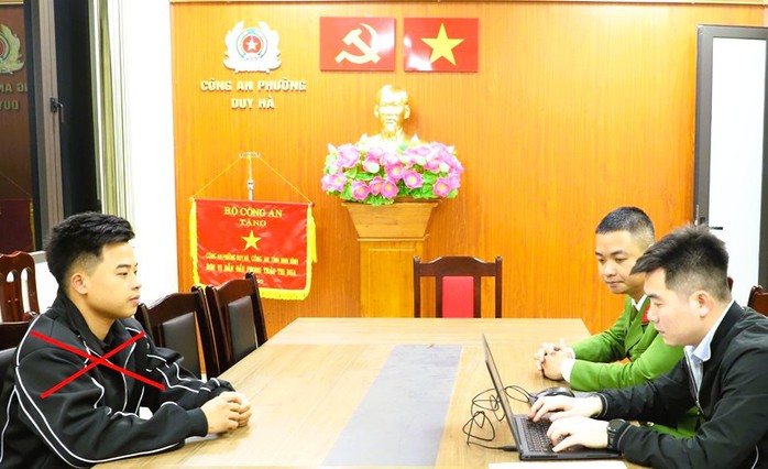 Bắt người đ&agrave;n &ocirc;ng sản xuất 2,8 tấn gi&aacute; đỗ ng&acirc;m h&oacute;a chất k&iacute;ch th&iacute;ch sinh trưởng - Ảnh 2.