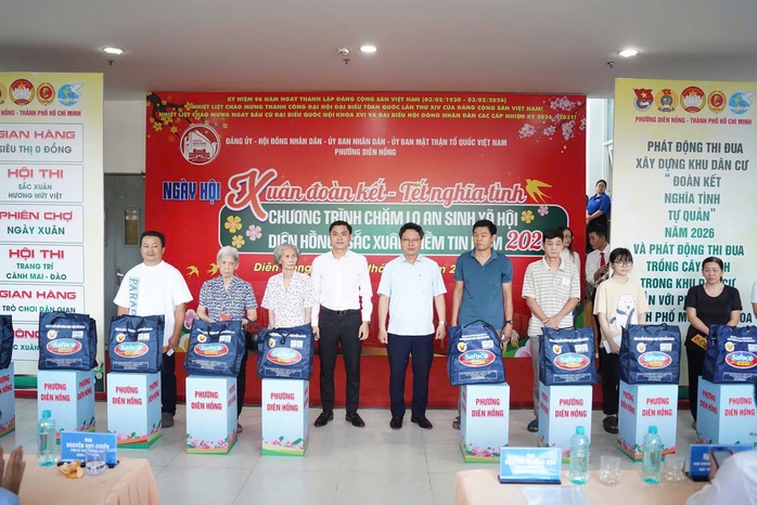 Ng&agrave;y hội Tết nghĩa t&igrave;nh tại phường Di&ecirc;n Hồng 2026: Đo&agrave;n kết v&agrave; sẻ chia - Ảnh 1.