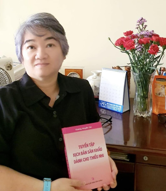 T&aacute;c giả Vương Huyền Cơ - Gieo mầm nh&acirc;n văn từ s&acirc;n khấu thiếu nhi - Ảnh 1.