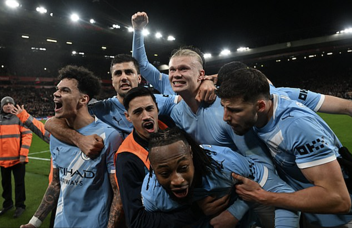 5 khoảnh khắc "đi&ecirc;n rồ" ở đại chiến Liverpool &ndash; Man City - Ảnh 8.