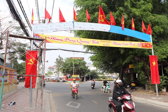 Phường Tam B&igrave;nh rợp b&oacute;ng cờ Tổ quốc - Ảnh 4.