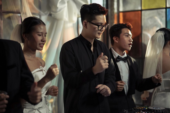 Phan Đinh T&ugrave;ng trở lại m&ugrave;a Valentine với "Th&agrave;nh đ&ocirc;i"  - Ảnh 4.