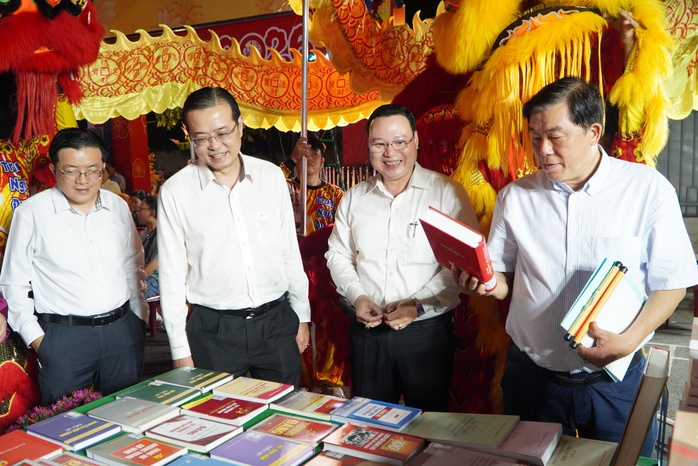 TPHCM: Phường Di&ecirc;n Hồng tưng bừng đ&oacute;n m&ugrave;a xu&acirc;n đầu ti&ecirc;n sau ng&agrave;y th&agrave;nh lập phường - Ảnh 2.