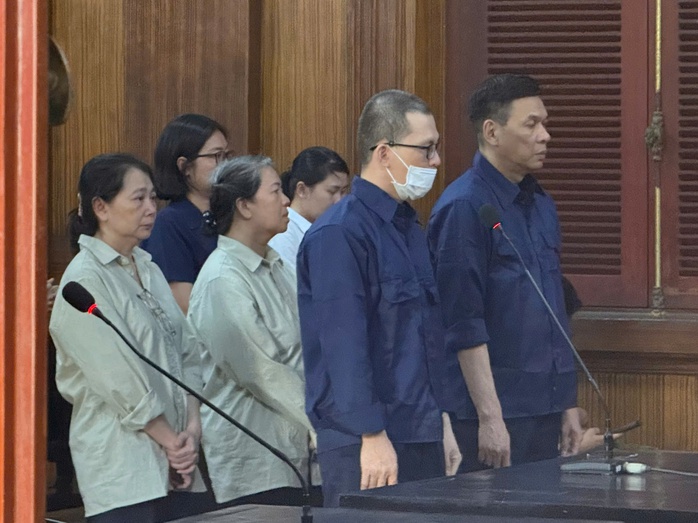 Cựu Gi&aacute;m đốc Trung t&acirc;m Ứng dụng tiến bộ KH&CN TPHCM hầu t&ograve;a v&igrave; 437 triệu đồng - Ảnh 1.