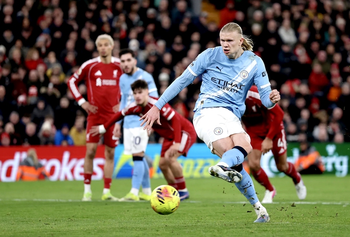 N&oacute;ng cuộc đua ng&ocirc;i đầu - Ảnh 1.