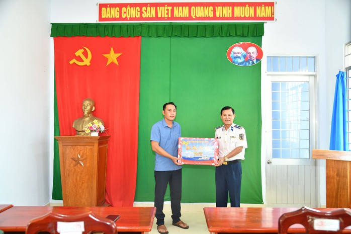 Hoạt động &yacute; nghĩa của cảnh s&aacute;t biển tại "đảo ngọc" Ph&uacute; Quốc - Ảnh 2.