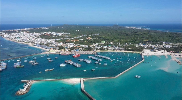 Ph&uacute; Qu&yacute; từ &ldquo;ph&aacute;o đ&agrave;i xanh&rdquo; đến cực tăng trưởng mới giữa biển khơi - Ảnh 7.