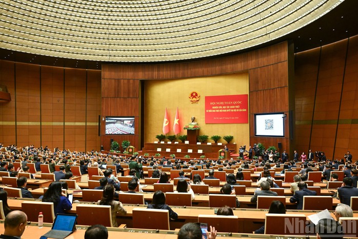 Nhanh ch&oacute;ng đưa nghị quyết v&agrave;o cuộc sống - Ảnh 1.