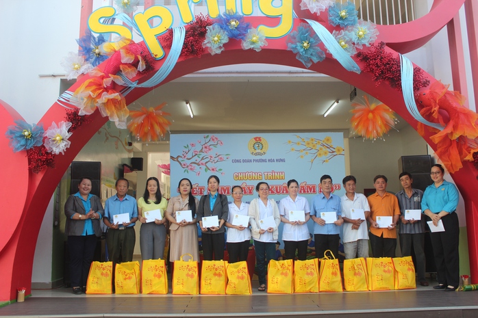 Tết sum vầy đến với người lao động tại TPHCM - Ảnh 1.