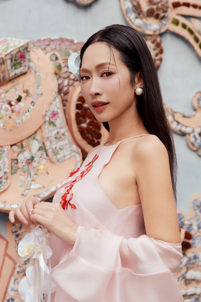 Quỳnh Thy "đốn tim" người xem khi diện &aacute;o d&agrave;i c&aacute;ch điệu đ&oacute;n xu&acirc;n  - Ảnh 15.