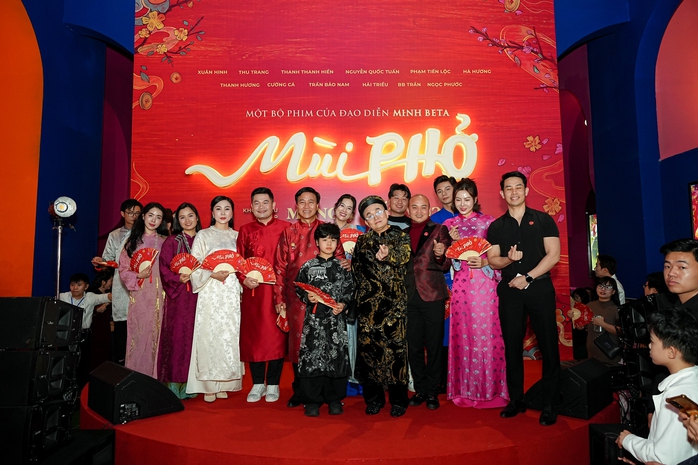 Xu&acirc;n Hinh h&eacute; lộ c&aacute;t s&ecirc; đ&oacute;ng phim "M&ugrave;i phở" kh&ocirc;ng bằng đi h&aacute;t hai b&agrave;i - Ảnh 3.