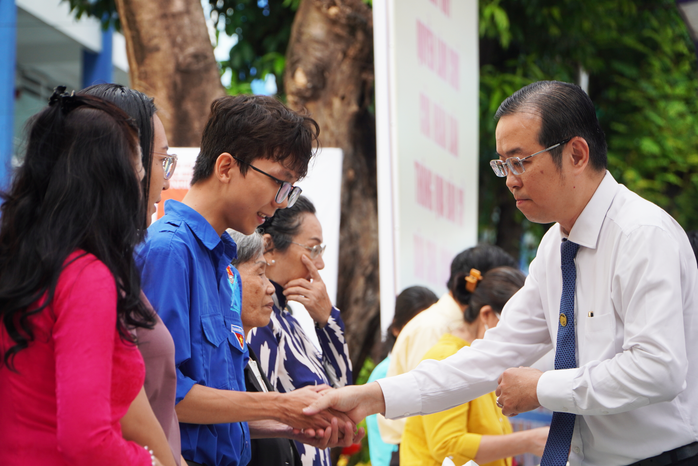 DIÊN HỒNG - Ảnh 2.