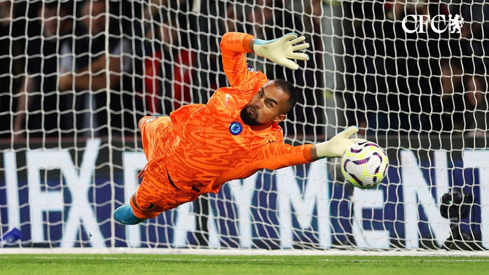 Arsenal &ldquo;l&eacute;p vế&rdquo; trong đội h&igrave;nh kết hợp với Chelsea - Ảnh 1.