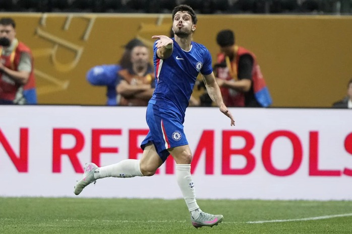 Arsenal &ldquo;l&eacute;p vế&rdquo; trong đội h&igrave;nh kết hợp với Chelsea - Ảnh 10.