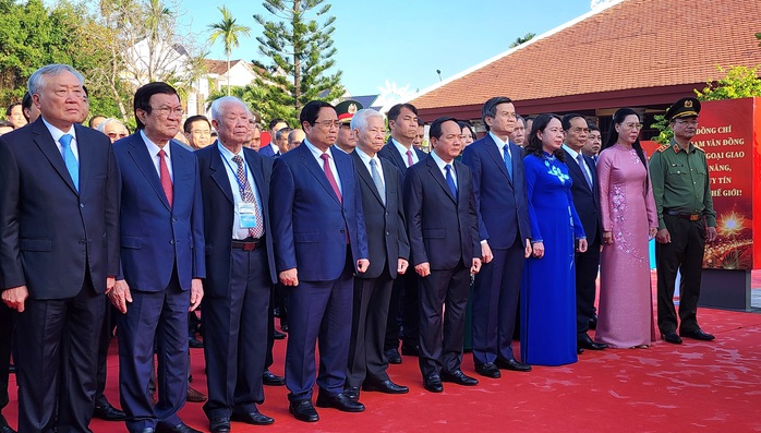 Thủ tướng dự Lễ kỷ niệm 120 năm ng&agrave;y sinh cố Thủ tướng Phạm Văn Đồng - Ảnh 2.