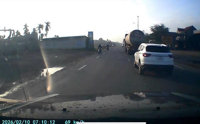 C&ocirc;ng an Đ&agrave; Nẵng truy t&igrave;m chiếc &ocirc; t&ocirc; li&ecirc;n quan vụ tai nạn li&ecirc;n ho&agrave;n - Ảnh 1.