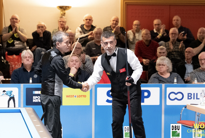 Quật ng&atilde; cựu vương, tuyển Việt Nam v&agrave;o b&aacute;n kết billiards đồng đội thế giới - Ảnh 2.