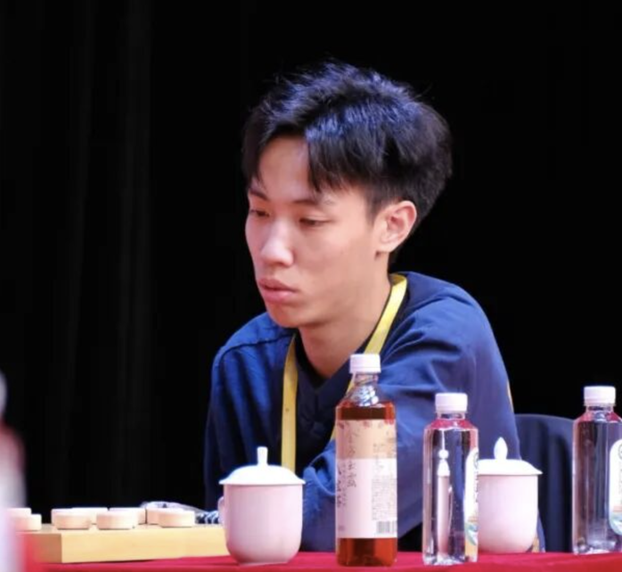 Lại L&yacute; Huynh chinh phục bất th&agrave;nh Ngũ Dương b&ocirc;i 2026 - Ảnh 2.