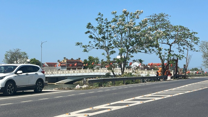 Ông Lững đã rời đi, điểm tắc mặt bằng cầu Mỹ An đã được giải phóng - Ảnh 3.