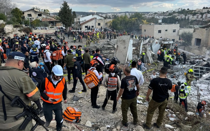 Iran tấn công tàu sân bay Mỹ; rộ tin cựu Tổng thống Ahmadinejad thiệt mạng - Ảnh 3. Iran tấn công tàu sân bay Mỹ; rộ tin cựu Tổng thống Ahmadinejad thiệt mạng - Ảnh 3.