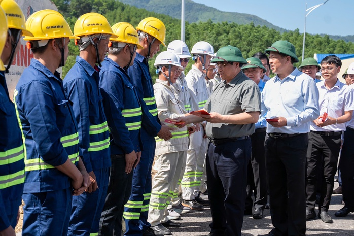 Thủ tướng yêu cầu sớm khai thác Cao tốc Quảng Ngãi – Hoài Nhơn - Ảnh 2.