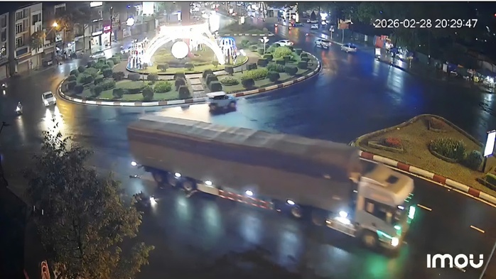 Xe container g&acirc;y tai nạn nghi&ecirc;m trọng tại Đắk Lắk , hai người phụ nữ thương vong - Ảnh 1.