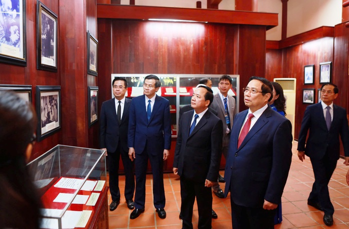 Thủ tướng dự Lễ kỷ niệm 120 năm ng&agrave;y sinh cố Thủ tướng Phạm Văn Đồng - Ảnh 3.