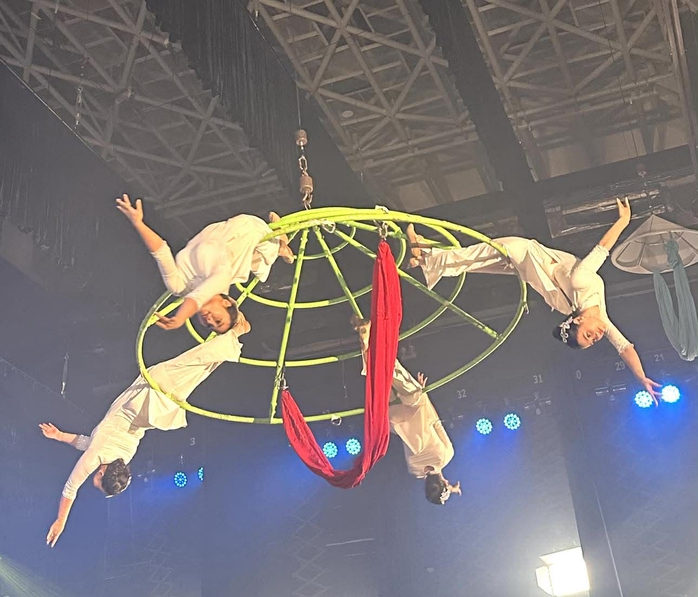 "Bắc &ndash; Nam một dải xu&acirc;n hồng": Đ&ecirc;m nghệ thuật kết nối hai miền rực rỡ giữa l&ograve;ng H&agrave; Nội - Ảnh 6.