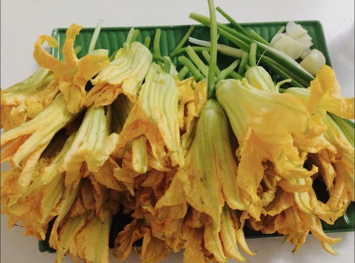 Trend &ldquo;Ăn hoa như ăn rau&rdquo; tiềm ẩn rủi ro - Ảnh 2.