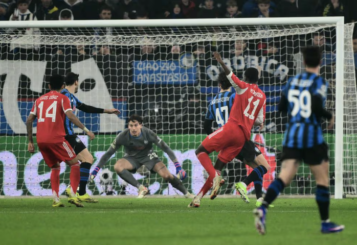 Thắng hủy diệt Atalanta, Bayern Munich đặt sẵn v&eacute; tứ kết Champions League - Ảnh 4.