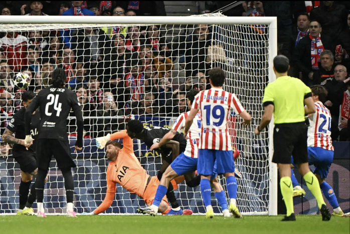 Tottenham thảm bại trước Atletico Madrid ở Champions League - Ảnh 4.