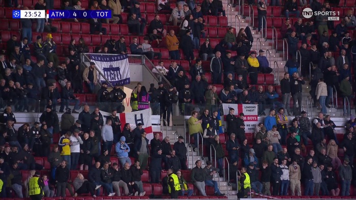 T&igrave;nh cảnh &ldquo;bi đ&aacute;t&rdquo; chưa từng c&oacute; của Tottenham - Ảnh 3.