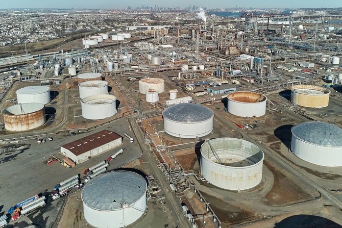 Gi&aacute; dầu lao dốc sau tuy&ecirc;n bố của &ocirc;ng Donald Trump - Ảnh 1.