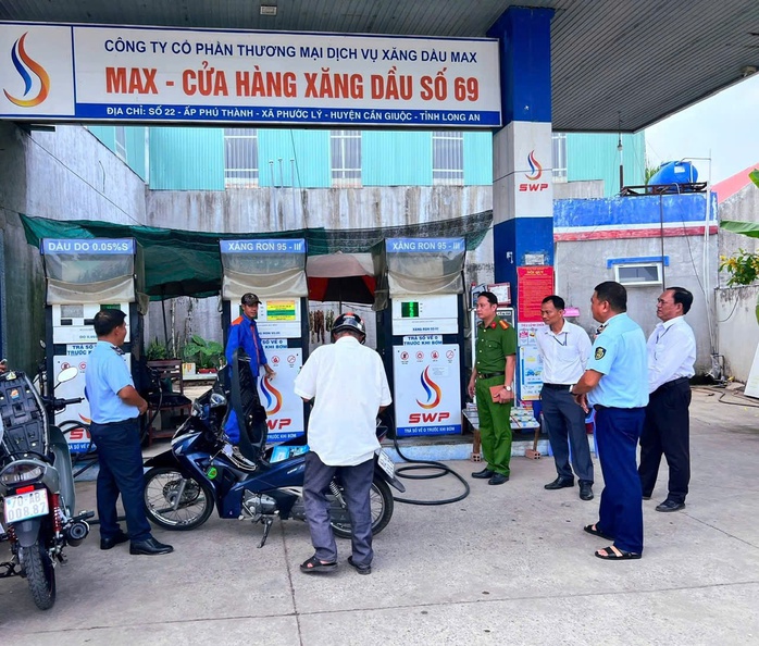 T&acirc;y Ninh kiểm tra 252 cửa h&agrave;ng xăng dầu , xử l&yacute; nghi&ecirc;m vi phạm găm h&agrave;ng - Ảnh 1.