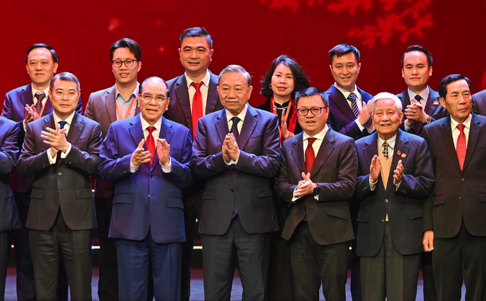 Tổng B&iacute; thư T&ocirc; L&acirc;m: B&aacute;o Nh&acirc;n D&acirc;n phải l&agrave; "l&aacute; chắn" v&agrave; "trạm cảm biến" th&ocirc;ng tin nhanh nhạy - Ảnh 4.