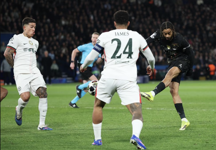 Chelsea thua thảm tr&ecirc;n đất Ph&aacute;p, PSG mơ v&eacute; tứ kết Champions League - Ảnh 2.