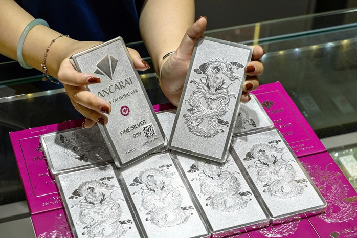 Gi&aacute; bạc h&ocirc;m nay 11 - 3: Tăng mạnh , người mua bạc c&oacute; l&atilde;i - Ảnh 2.