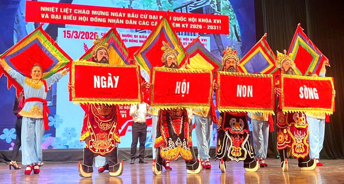 NSND Triệu Trung Ki&ecirc;n tạo dấu ấn với t&aacute;c phẩm cổ động bầu cử Quốc hội v&agrave; Hội đồng Nh&acirc;n d&acirc;n c&aacute;c cấp - Ảnh 1.