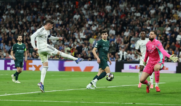 Valverde ho&aacute; &ldquo;si&ecirc;u nh&acirc;n&rdquo; trước Man City, Bellingham &ldquo;đứng h&igrave;nh&rdquo; - Ảnh 1.