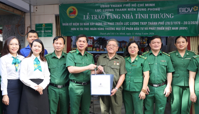 Ấm t&igrave;nh đồng đội Thanh ni&ecirc;n xung phong - Ảnh 1.