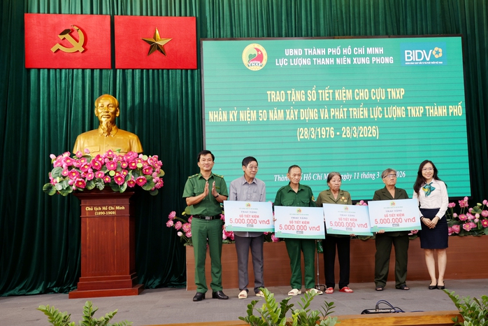 Ấm t&igrave;nh đồng đội Thanh ni&ecirc;n xung phong - Ảnh 3.