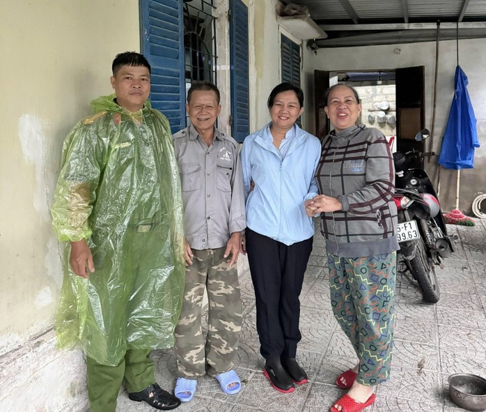 NHỮNG B&Oacute;NG HỒNG KIẾN TẠO TƯƠNG LAI (*): Nữ chủ tịch phường hết l&ograve;ng v&igrave; d&acirc;n - Ảnh 1.