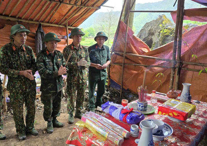 T&igrave;m thấy h&agrave;i cốt liệt sĩ năm 1958 v&agrave; di vật trong hang đ&aacute; Quảng Trị - Ảnh 2.